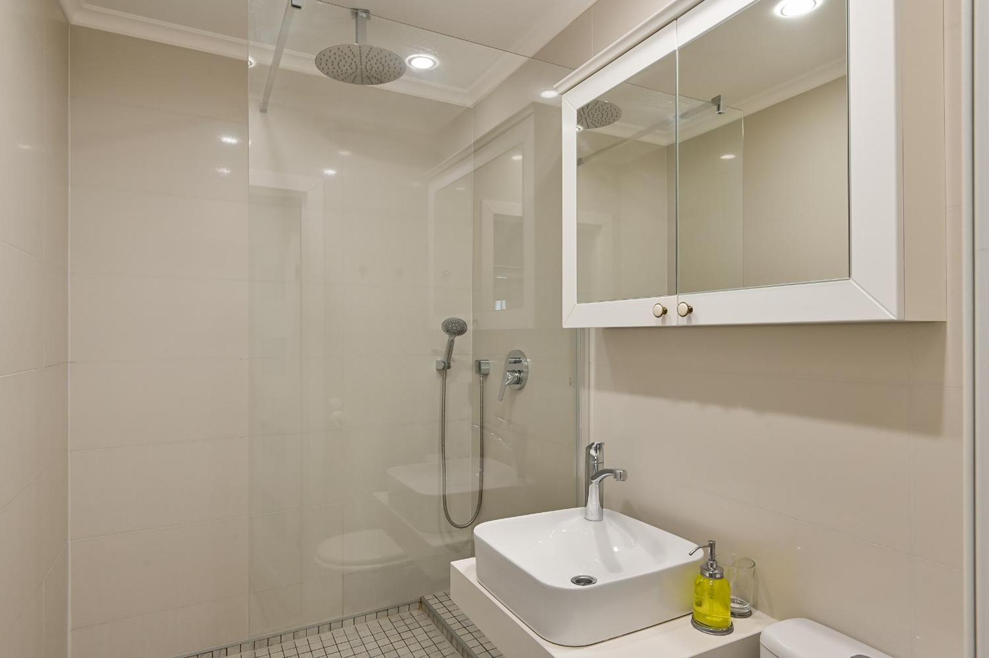 Loft Design Studio Apartment & Free Parking Riga Bagian luar foto