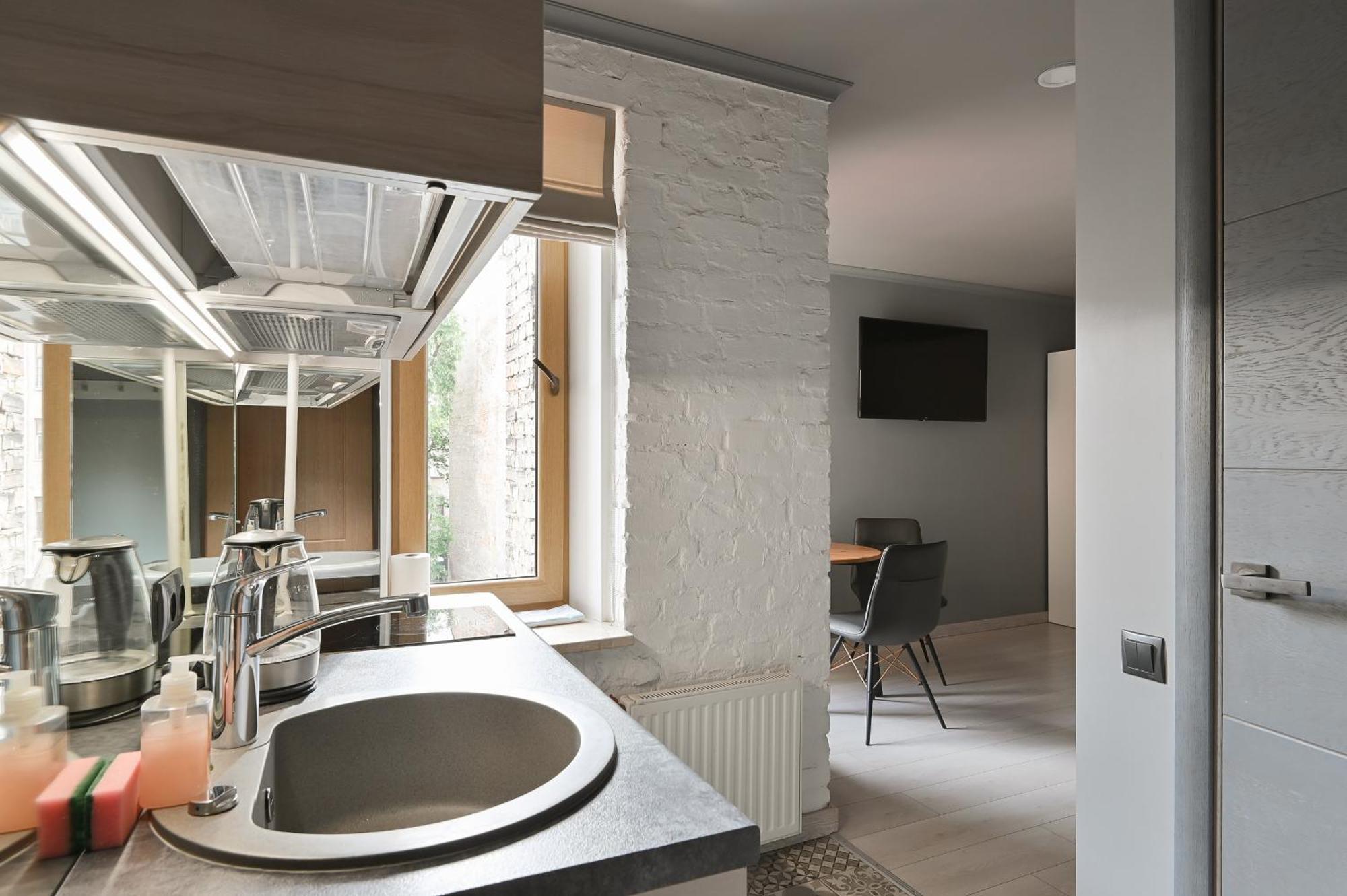 Loft Design Studio Apartment & Free Parking Riga Bagian luar foto