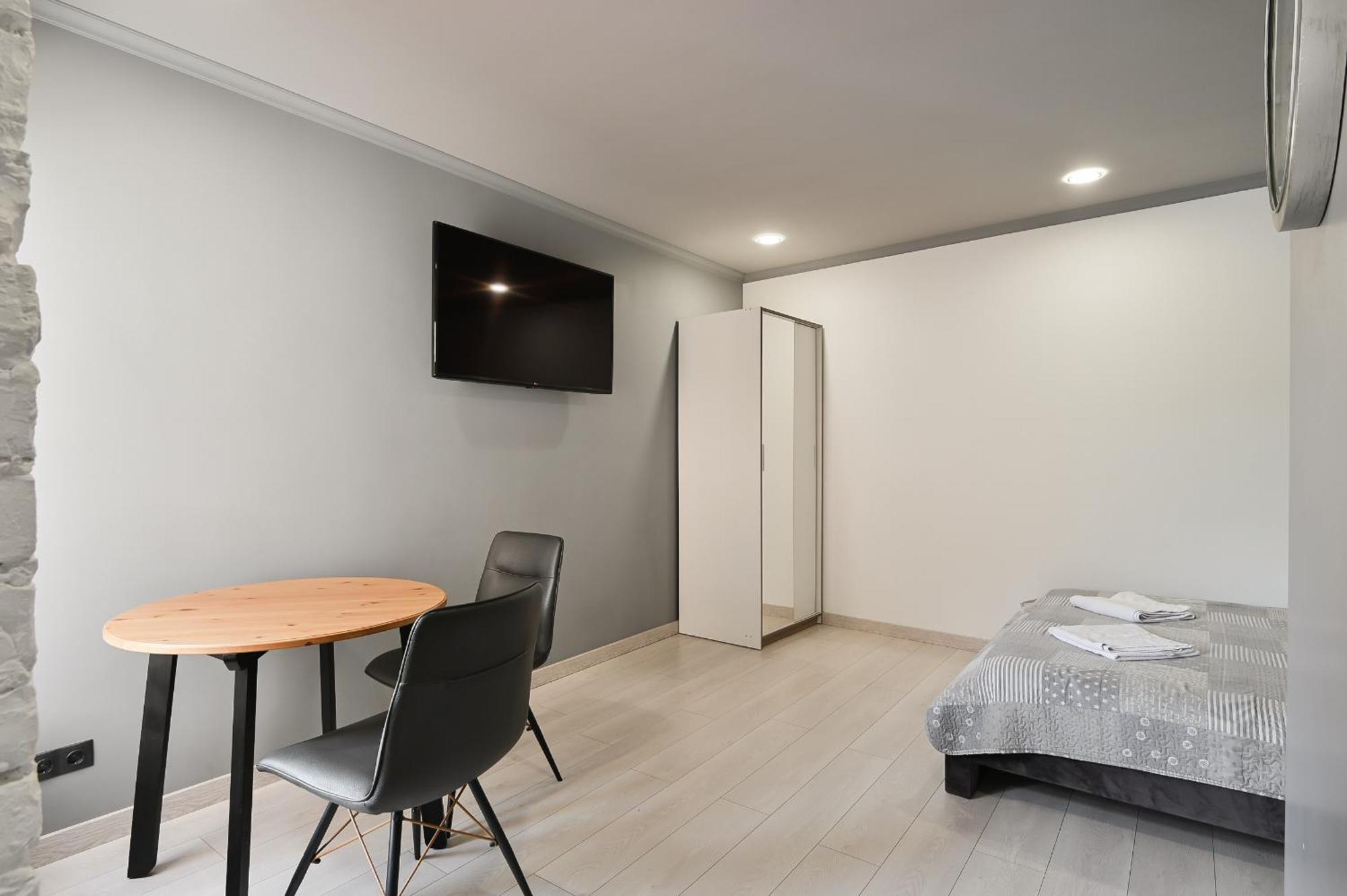 Loft Design Studio Apartment & Free Parking Riga Bagian luar foto