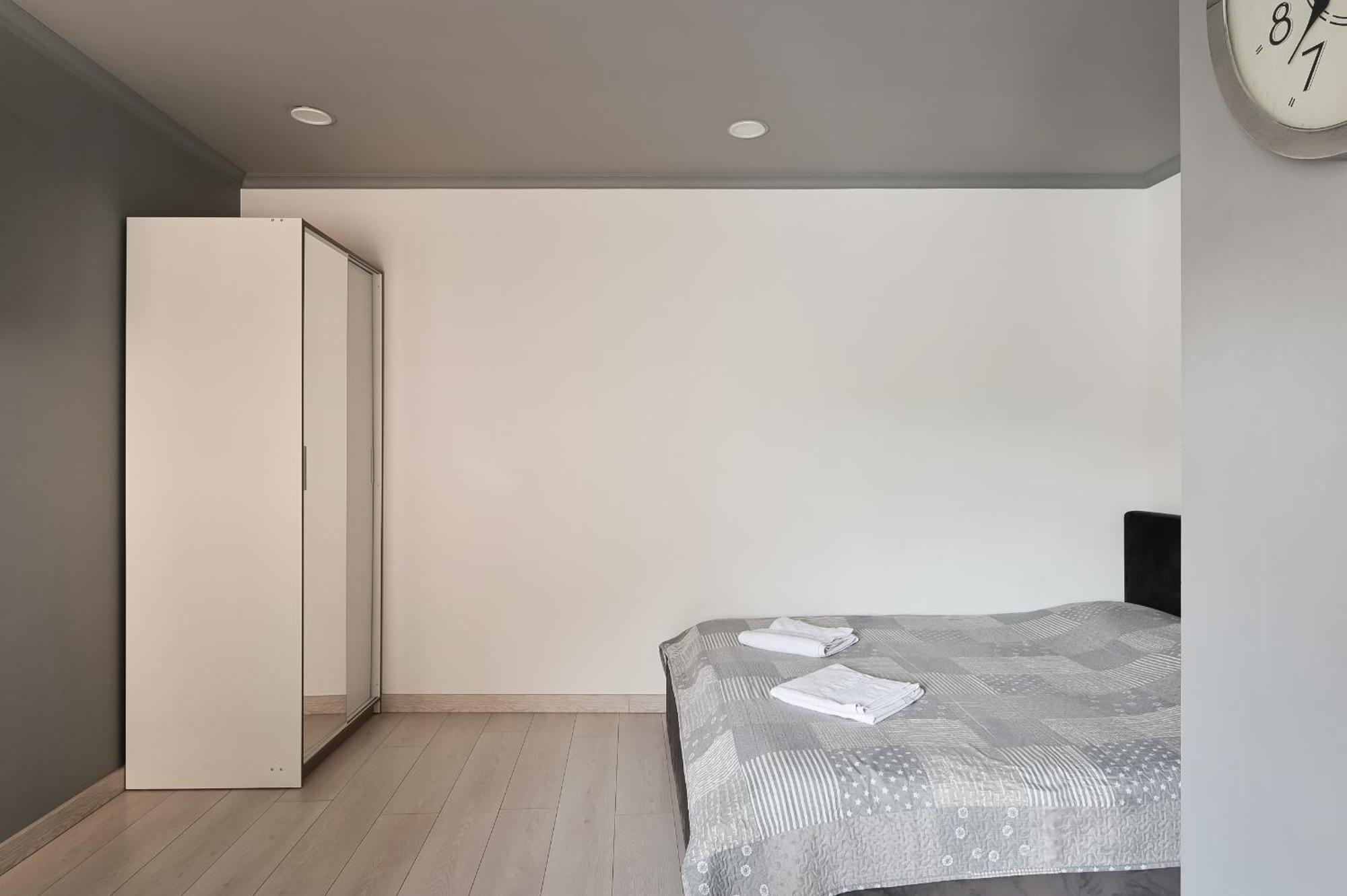 Loft Design Studio Apartment & Free Parking Riga Bagian luar foto