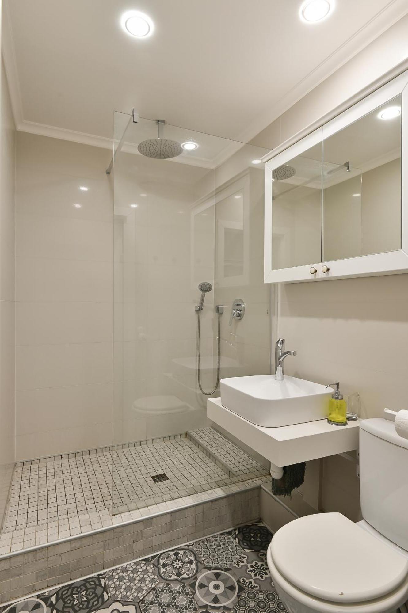 Loft Design Studio Apartment & Free Parking Riga Bagian luar foto