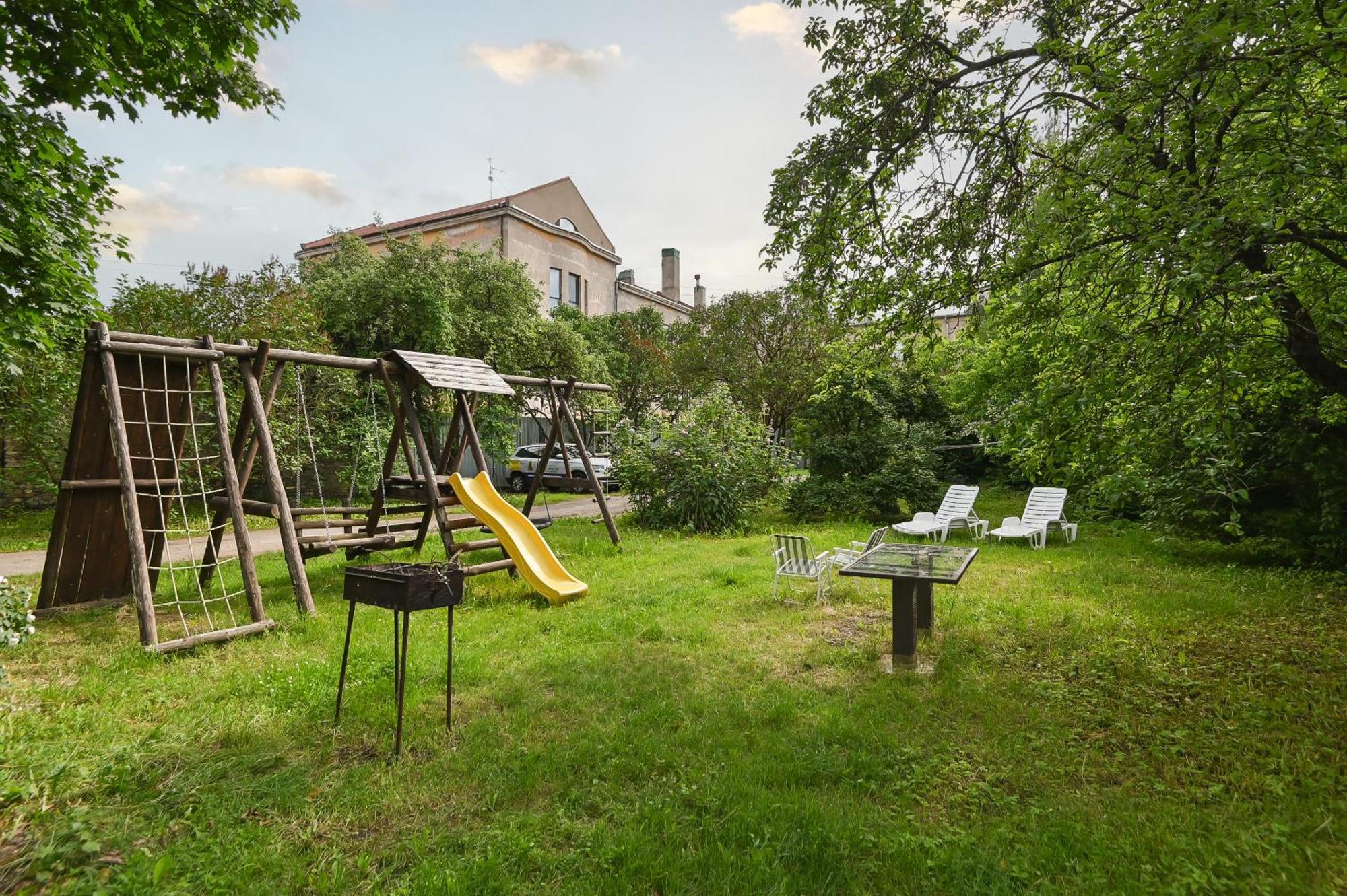 Loft Design Studio Apartment & Free Parking Riga Bagian luar foto